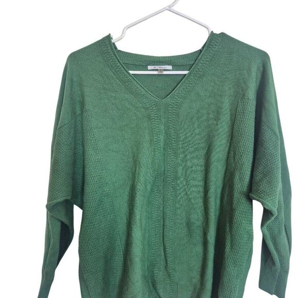Vila Milano Women's Green Rayon/Poly/Nylon V-Neck Sweater - Picture 2 of 9